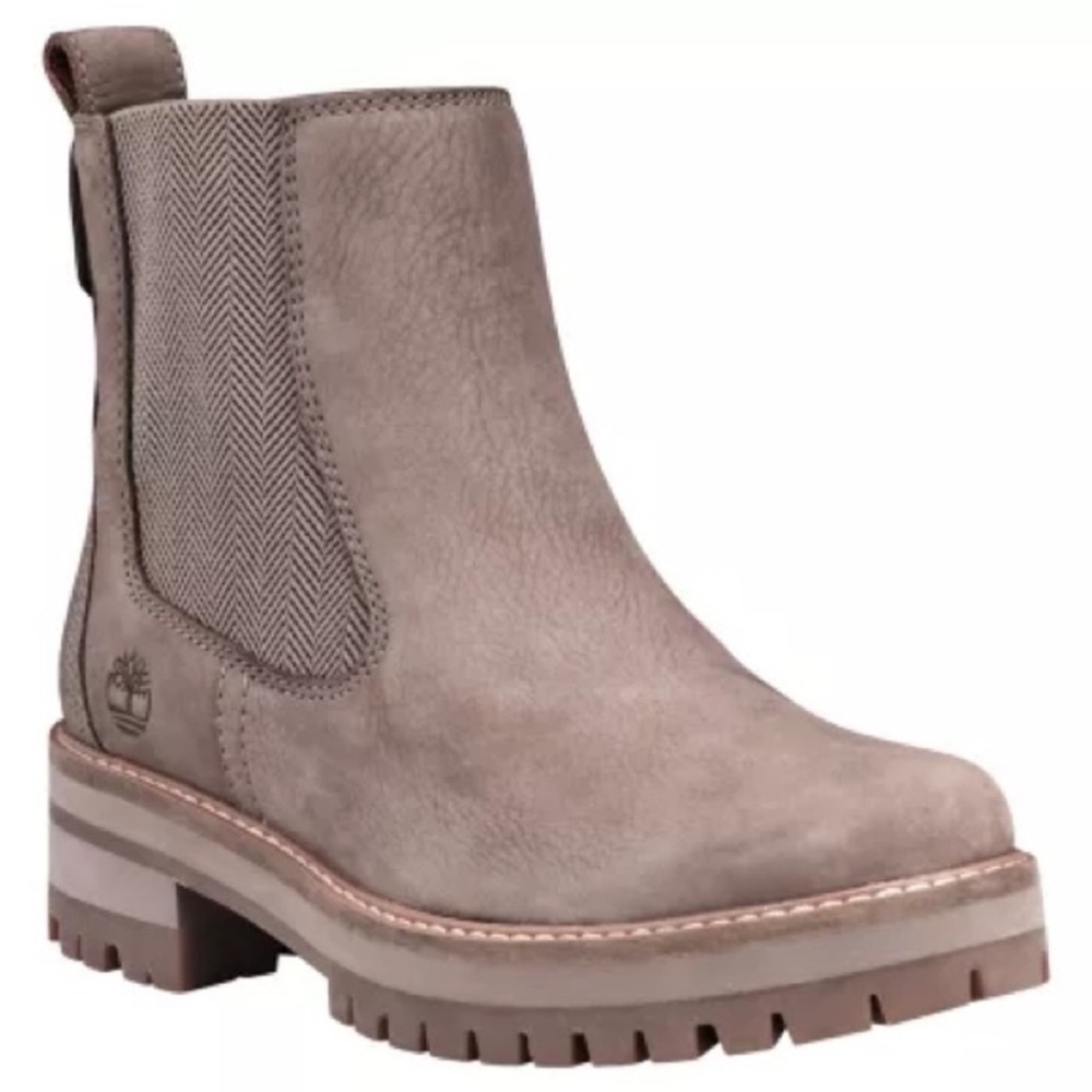 Timberland Women's Courmayeur Valley Chelsea Fashion Boot size 7
